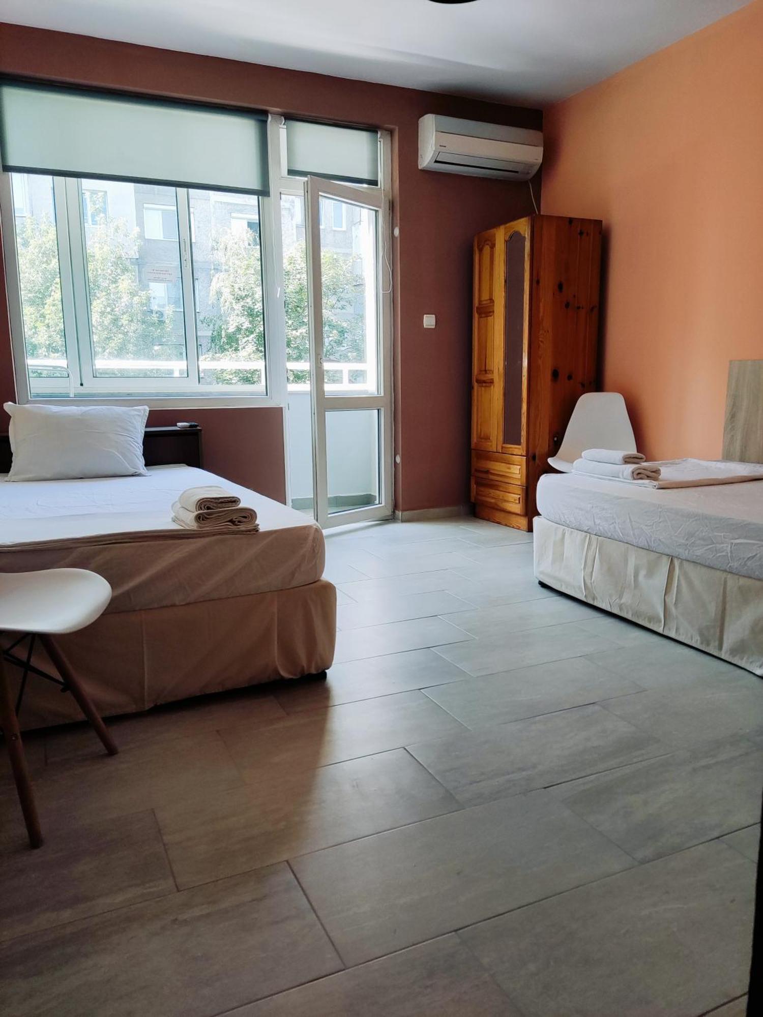 Pleven Rooms Bagian luar foto