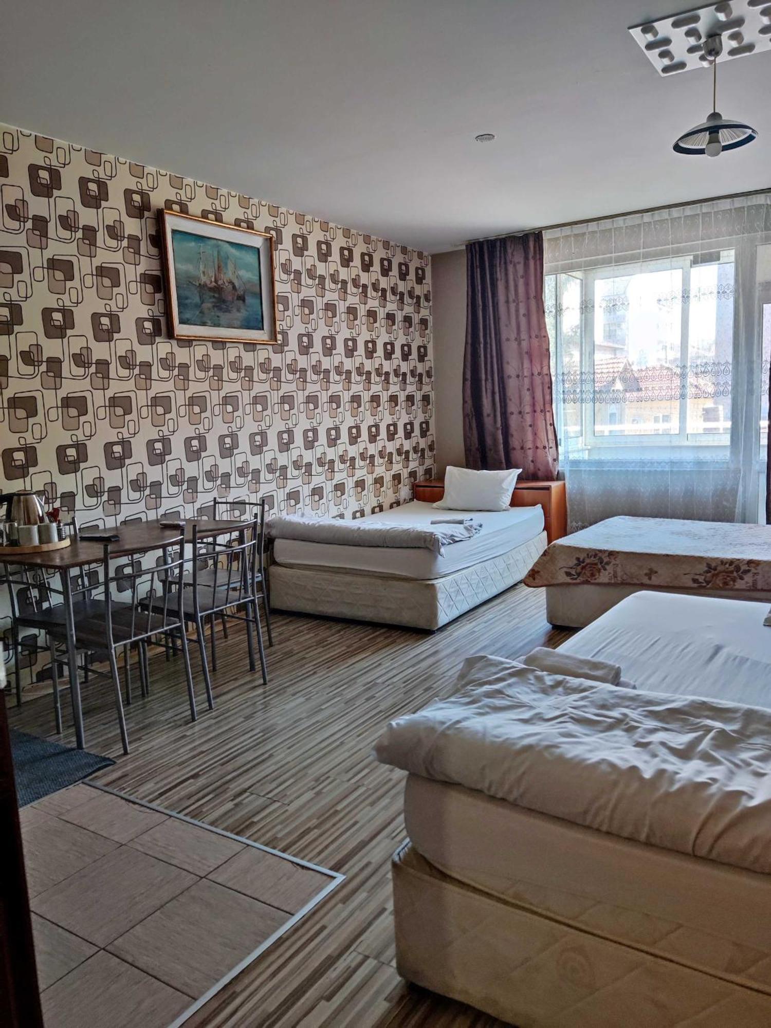 Pleven Rooms Bagian luar foto