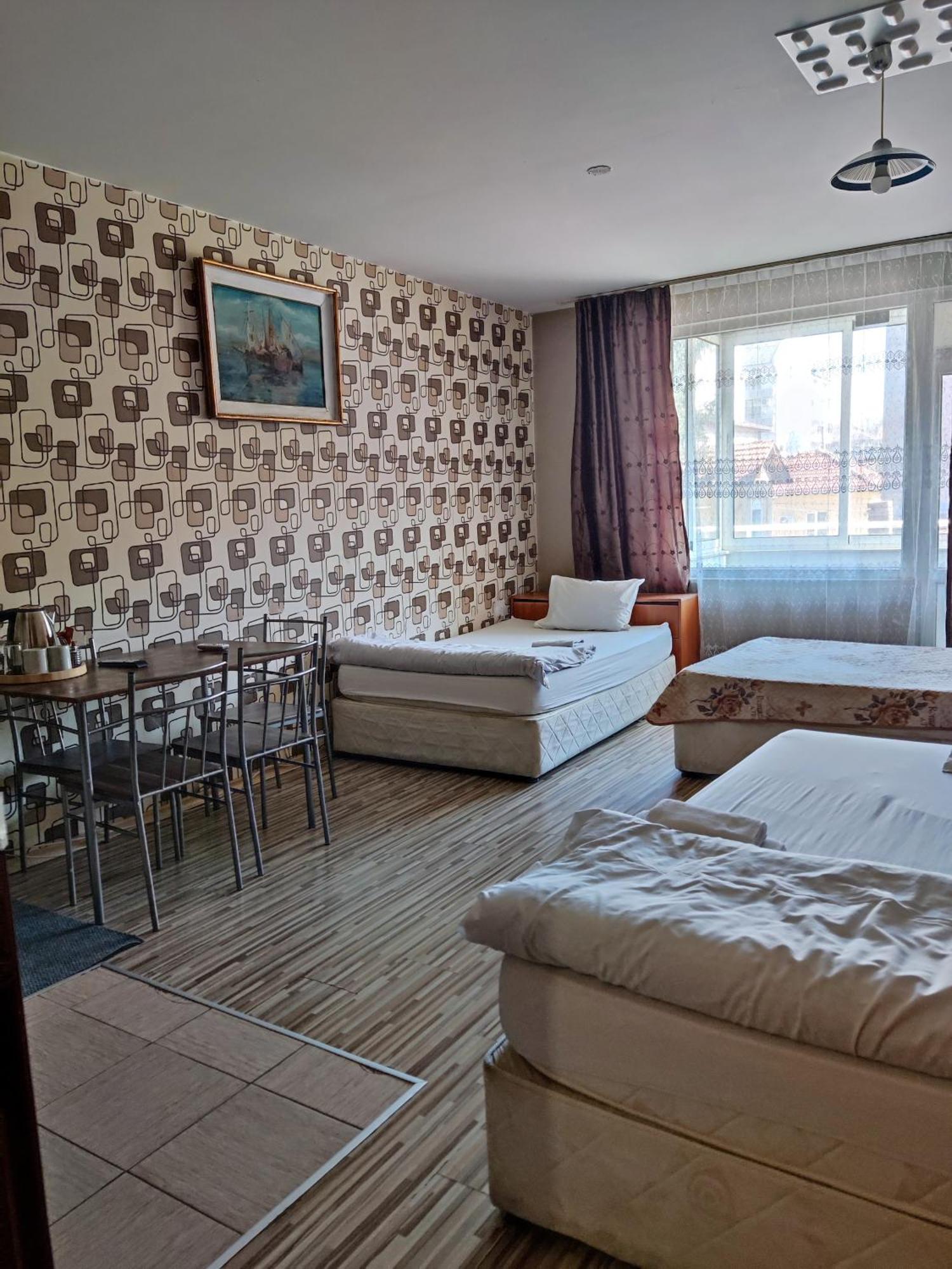 Pleven Rooms Bagian luar foto